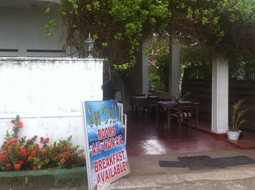 Hotel Sea Drift Negombo Exterior foto
