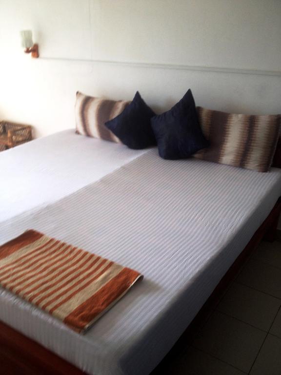 Hotel Sea Drift Negombo Exterior foto